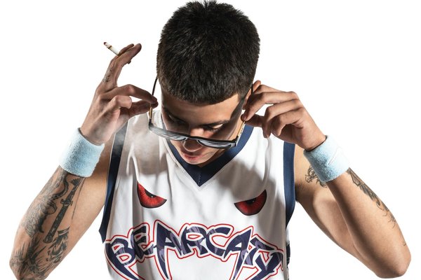 Revitalize Your Lip Color: Expert Makeup Hacks for a Stunning Makeover!